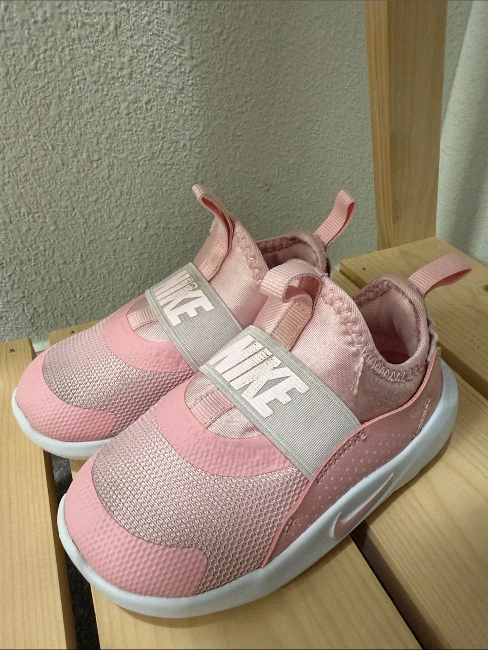Nike Flex Runner 4 - 7C toddler pink running shoes